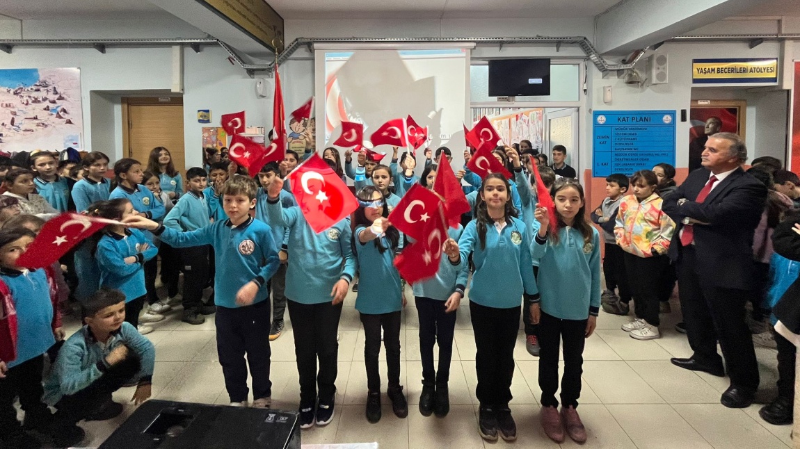 Okulumuzda İstiklal Marşı'nın Kabülü ve Mehmet Akif Ersoy'u Anma Günü kutlandı.