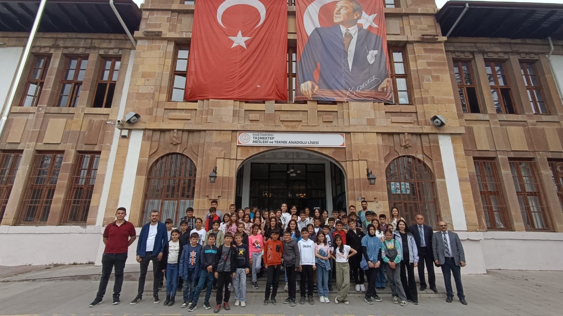 Ortaokul 5. 6. ve 7. Sınıf Öğrencilerimizin katıldığı Kastamonu İlimizdeki Liseleri Kapsayan Gezi Düzenlenmiştir. 